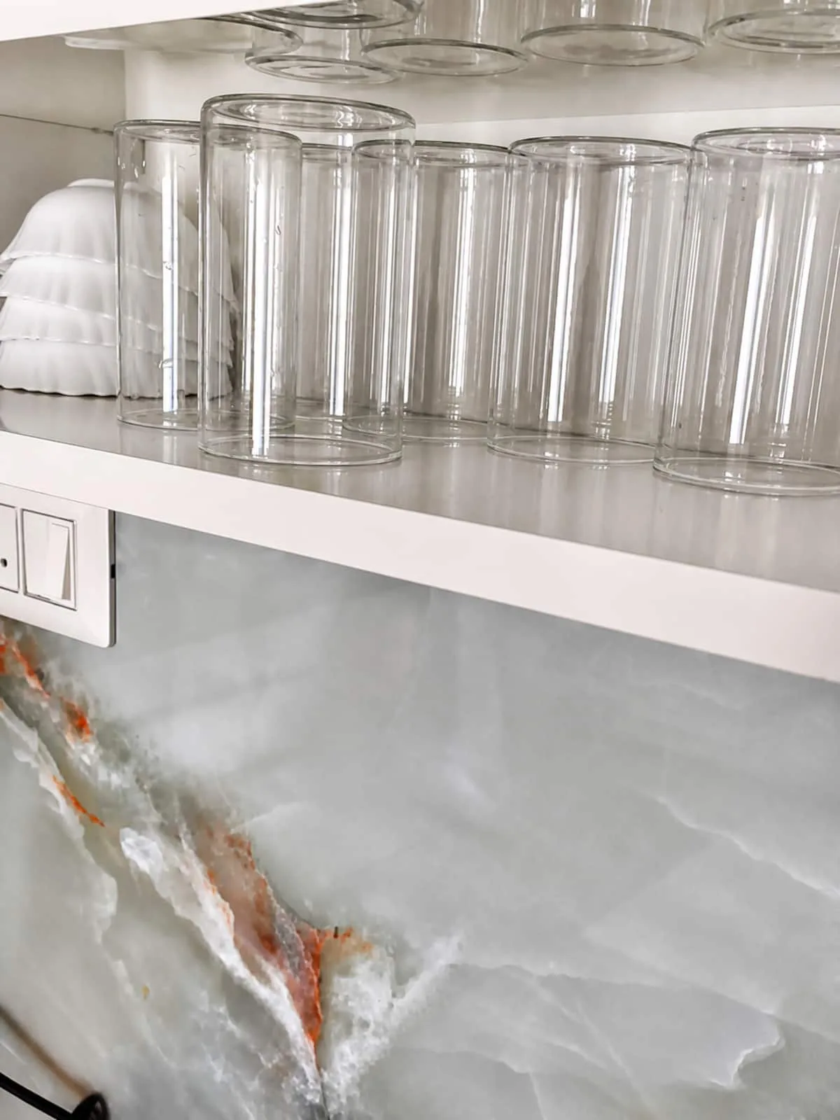 Kitchenette image 11