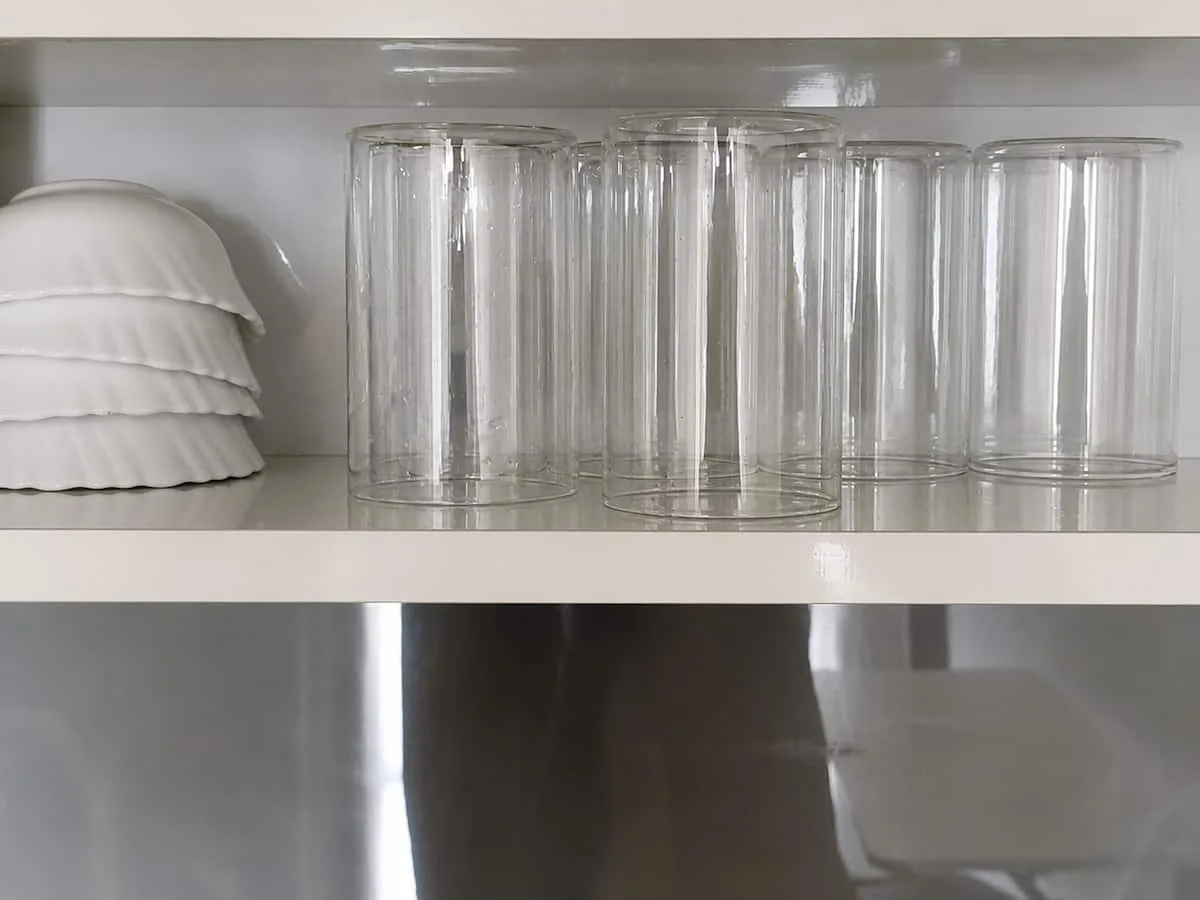 Kitchenette image 10