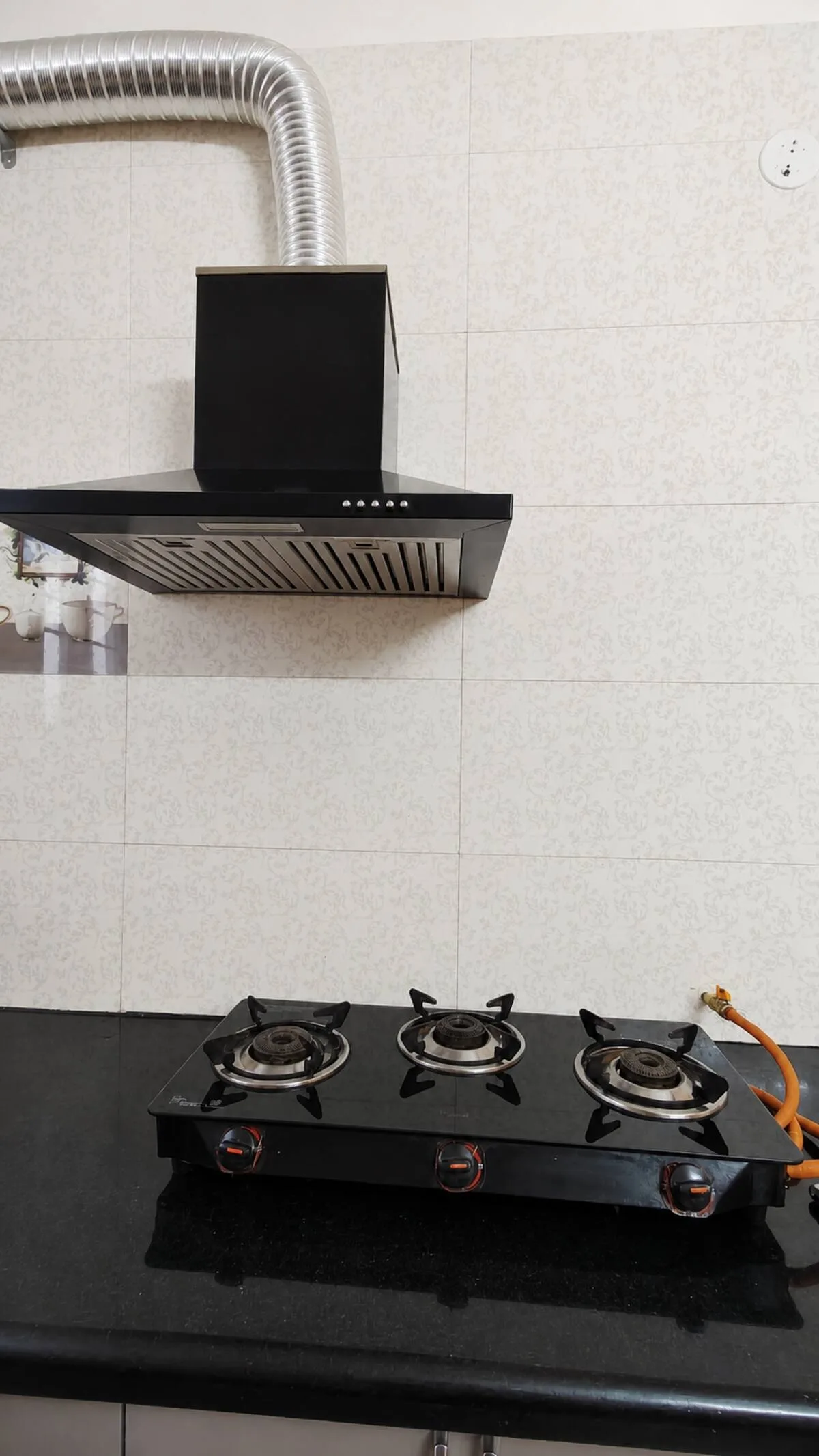 Full Kitchen & Appliances 3