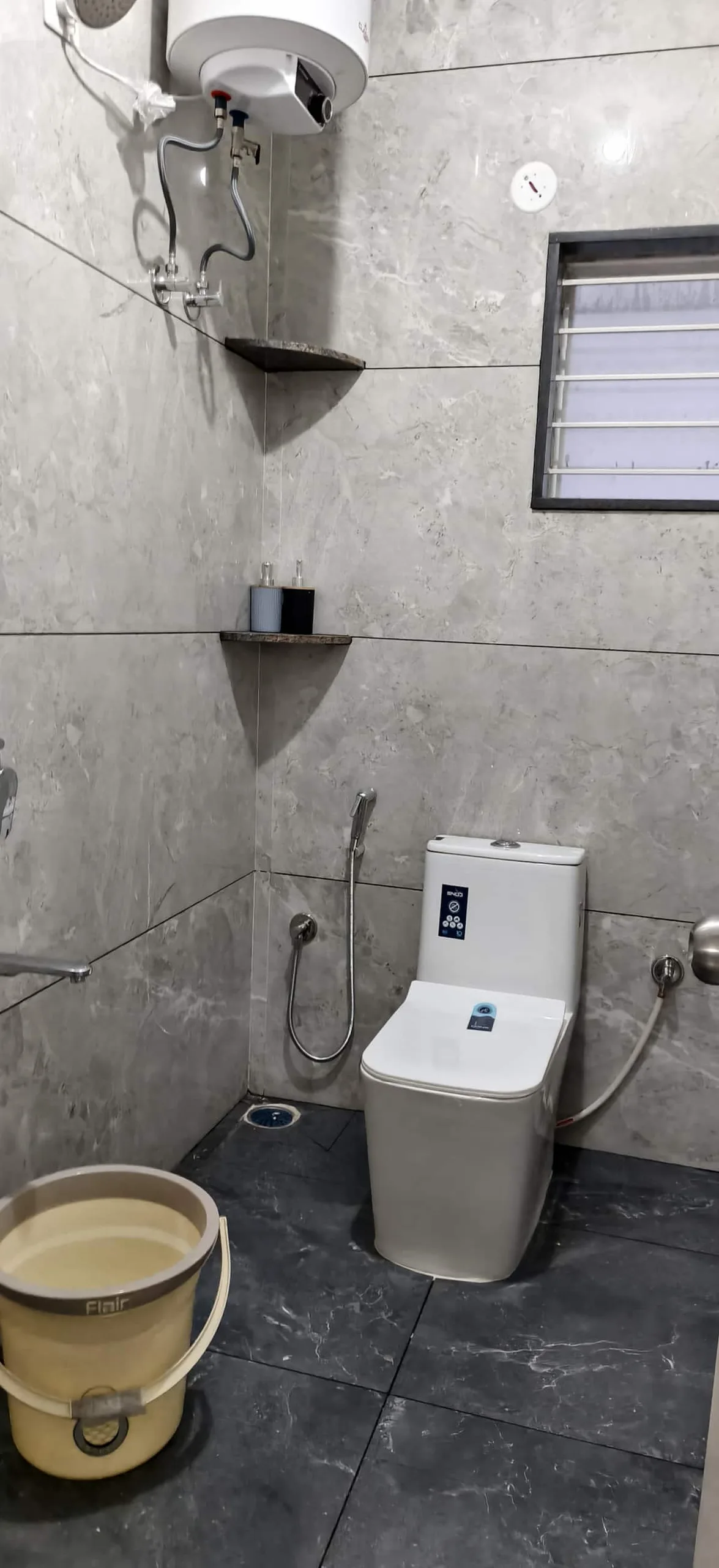 Full bathroom 2 image 1