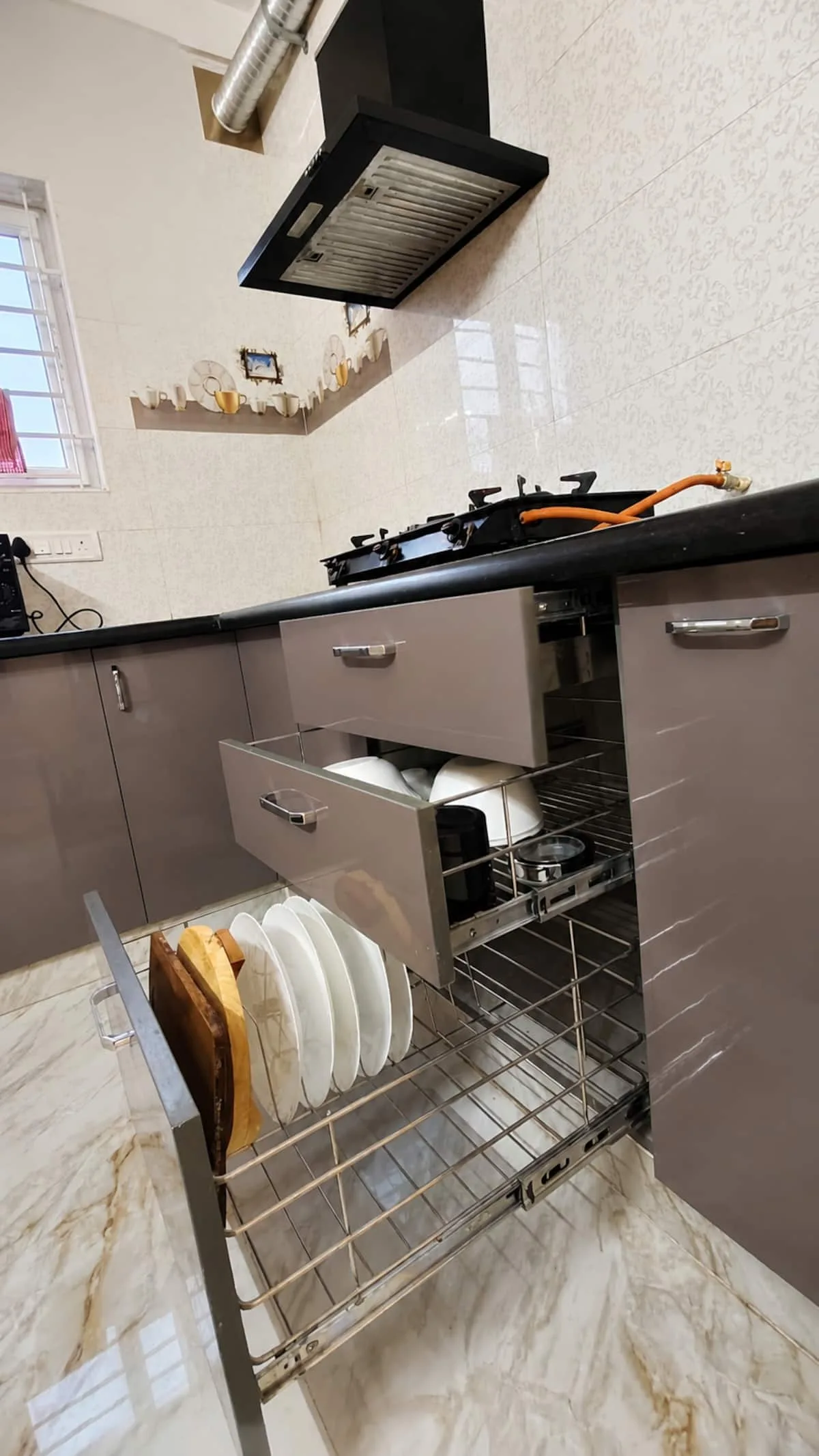 Full Kitchen & Appliances 6