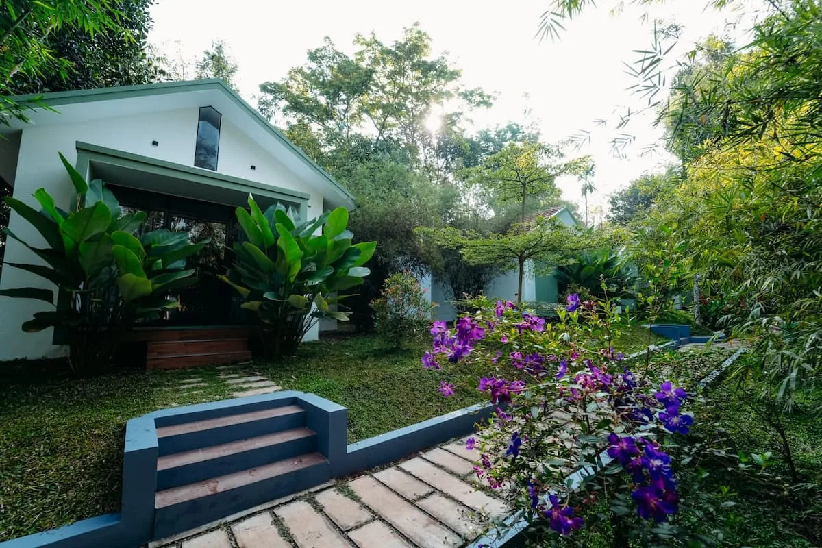 Exterior image 12