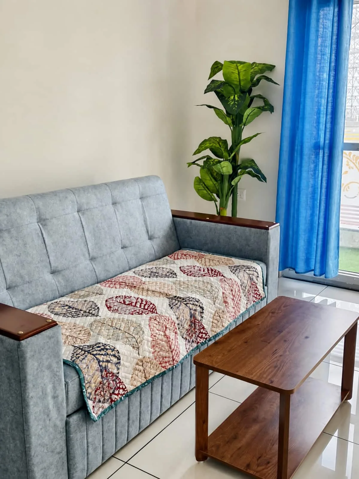 Living room image 1