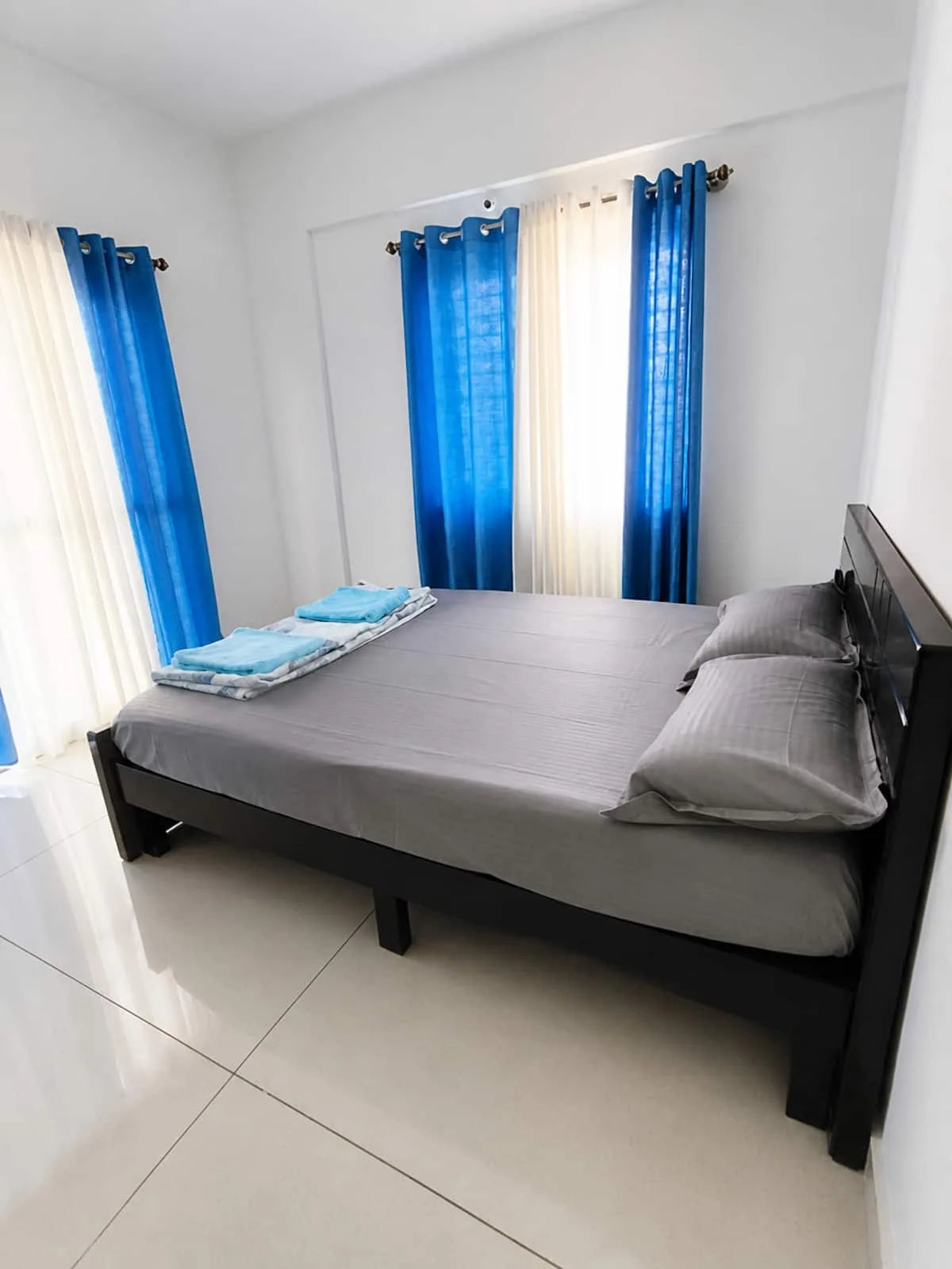 Bedroom 2 image 3