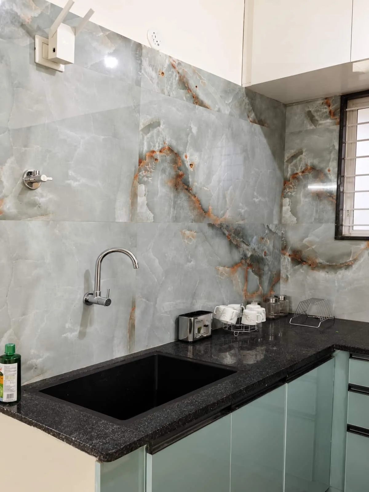 Kitchenette image 2