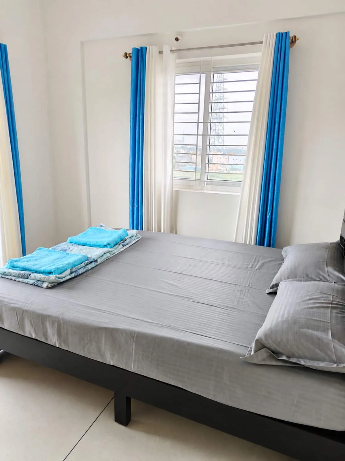 Interior & Living Room 30